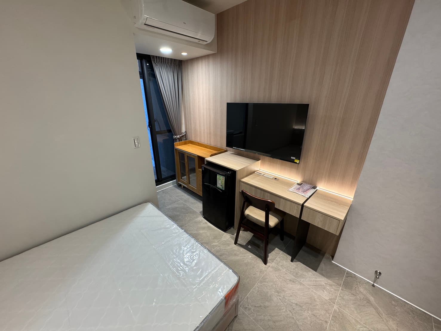 東區玉皇街電梯套房|獨洗陽台|可租補|月租12,800